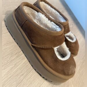 Women's Ugg Maryjane style Brown Suede Slippers size 7